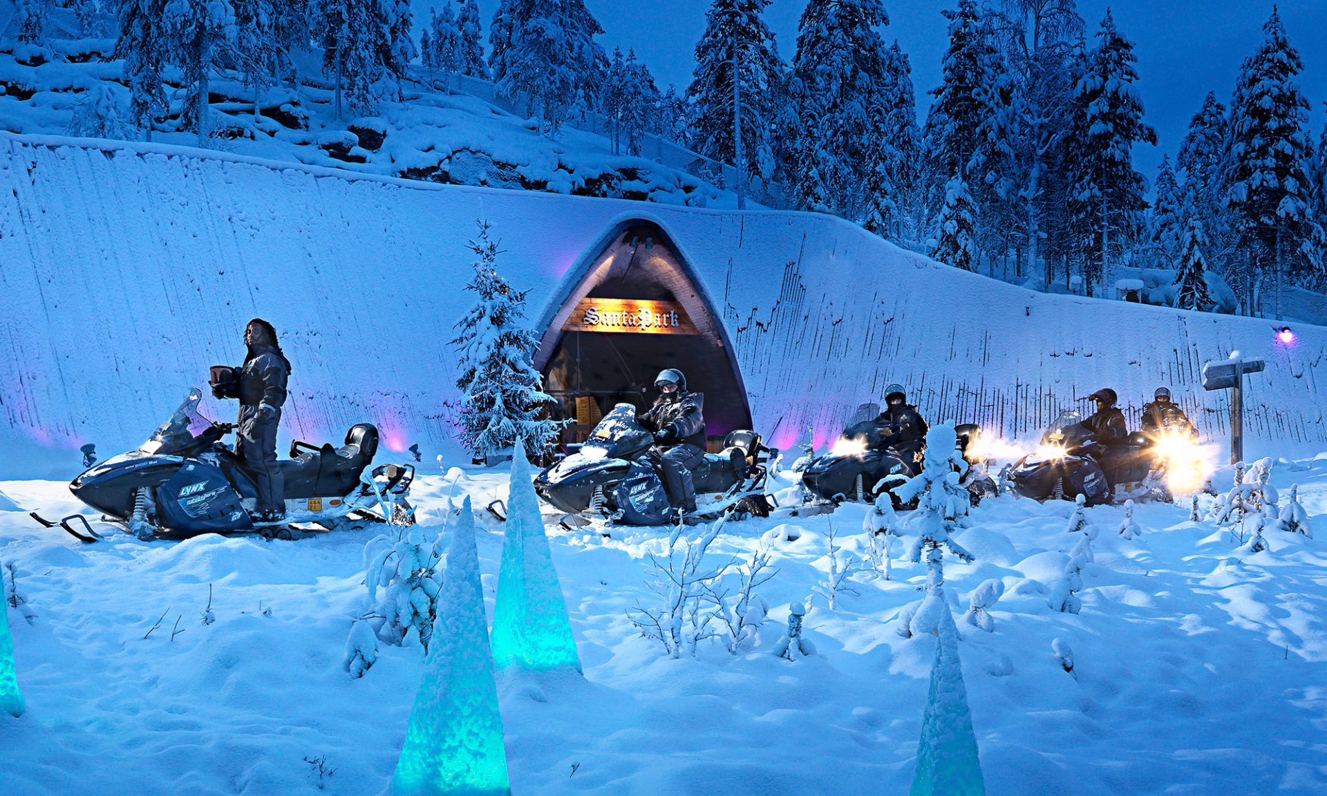 Arctic Treehouse Hotel Moottorikelkka Safari