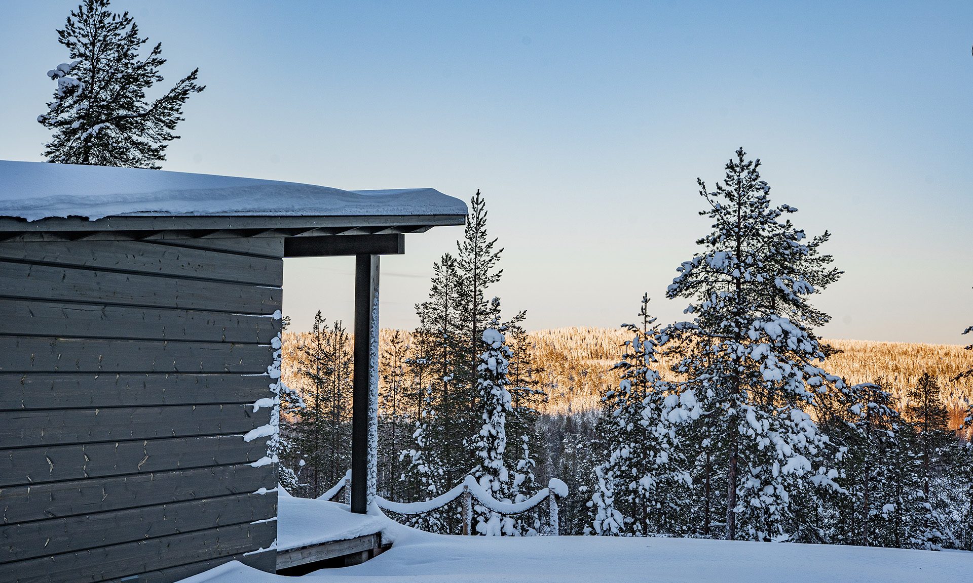 Arctic Glass Housen luminen terassi.